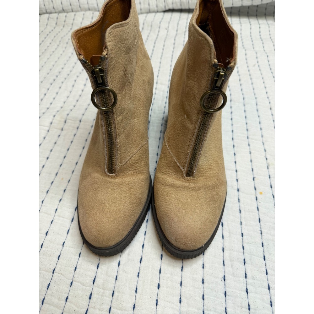 White Mountain Thoughtful Tan Suede Front Zip Block Heel Ankle Boots Size 8.5 M